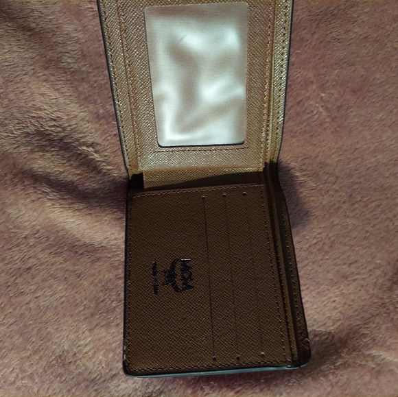 Wallet - Picture 3 of 4